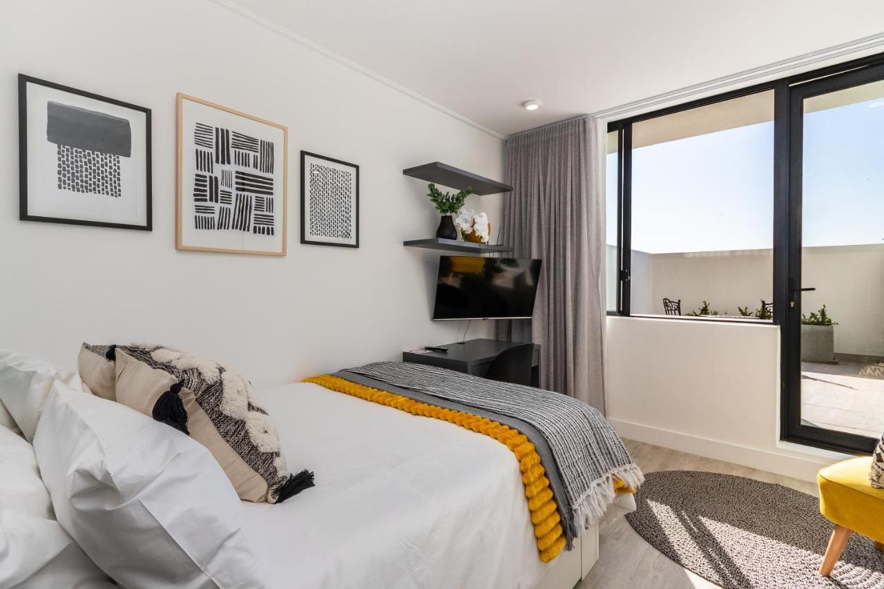 One On -vibrant Woodstock With Private Patio Area *