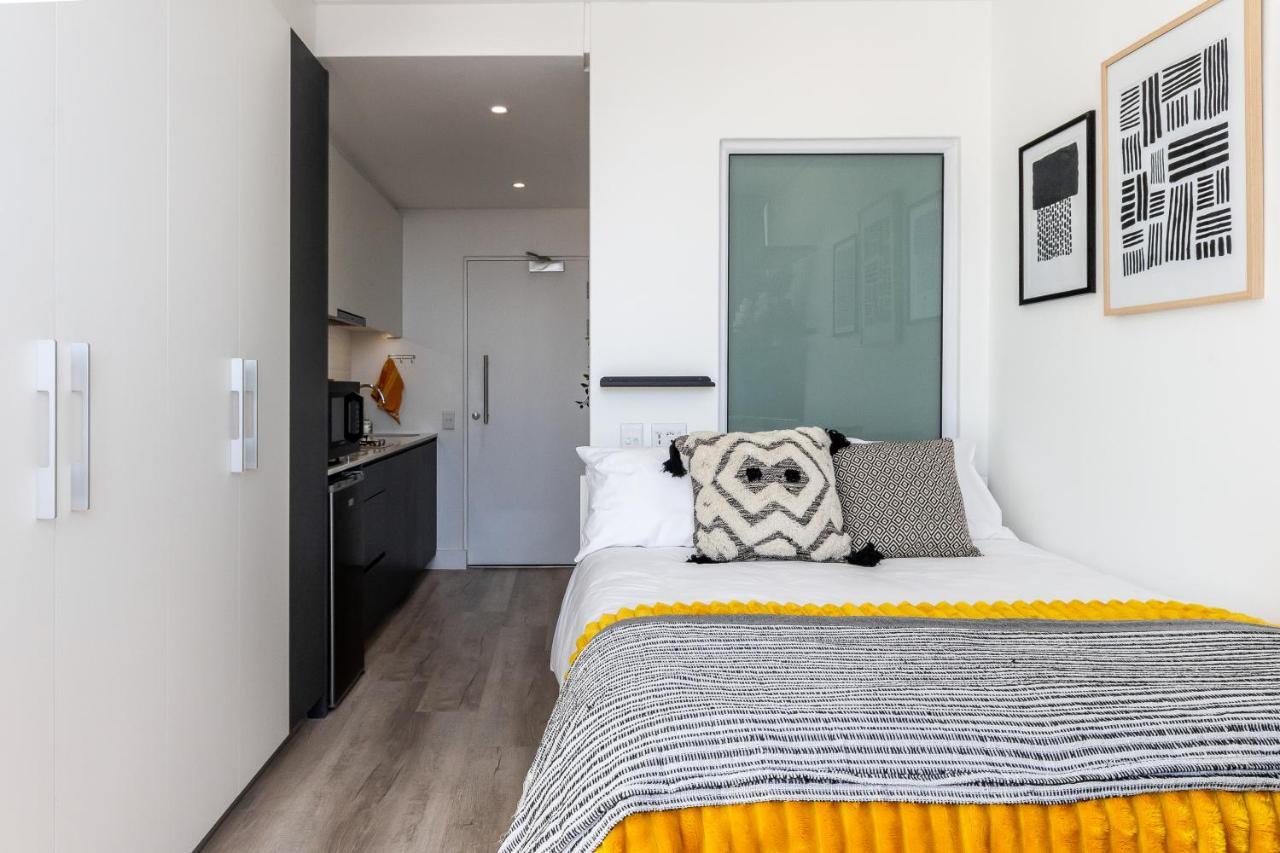 One On -vibrant Woodstock With Private Patio Area