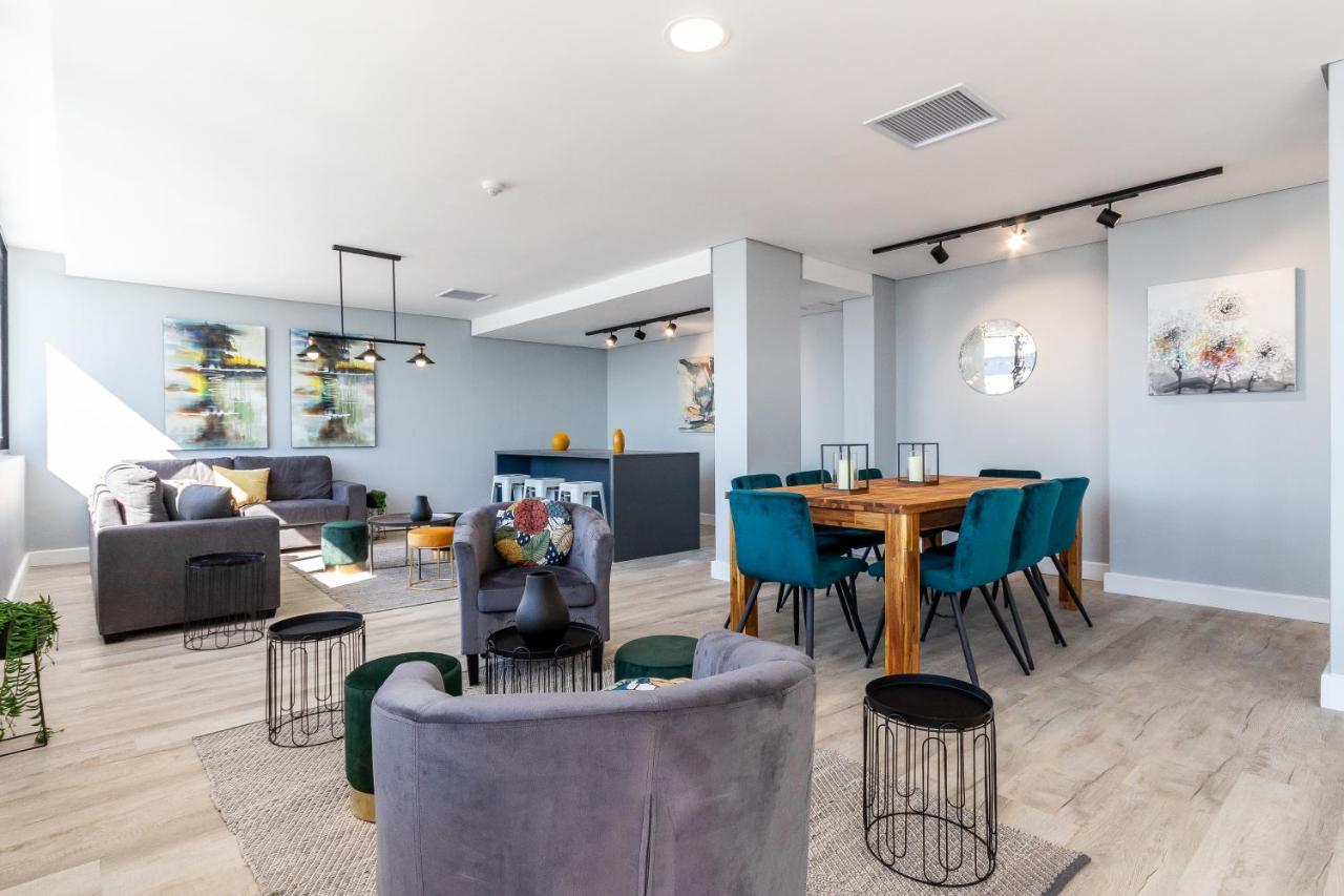 Apartment One On -vibrant Woodstock With Private Patio Area *