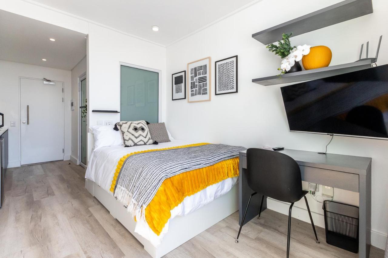 One On -vibrant Woodstock With Private Patio Area