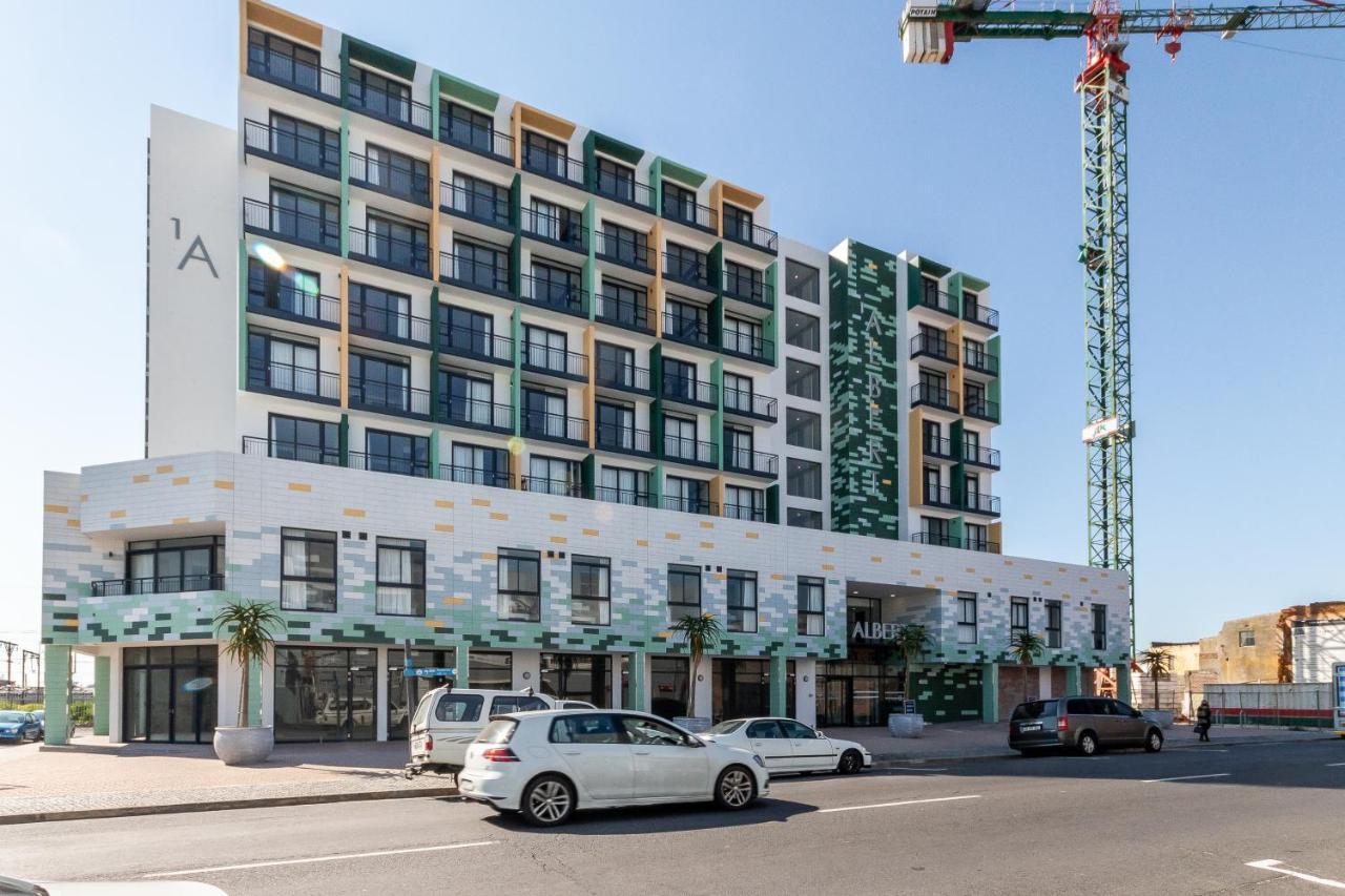 One On -vibrant Woodstock With Private Patio Area Apartment *